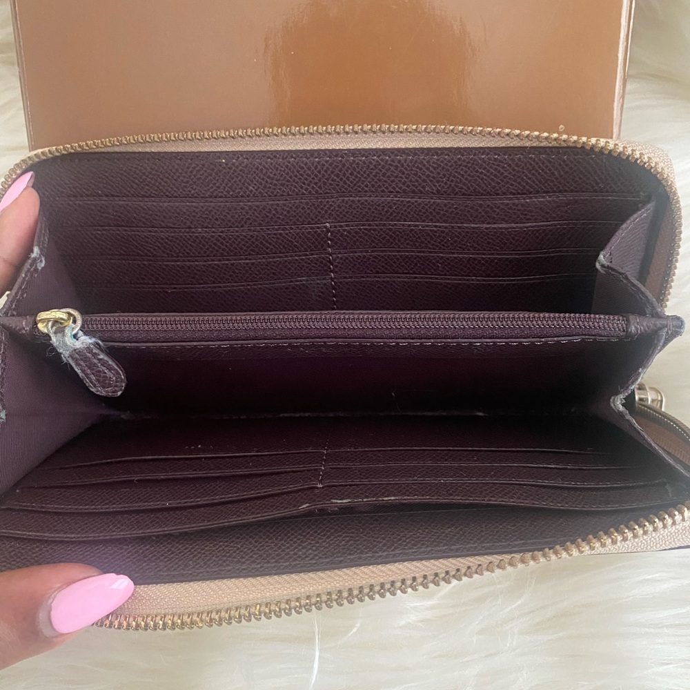 Coach Zippy Wallet - Picture 4 of 4